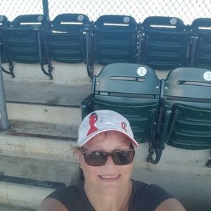 Meet your Posher, Kendra